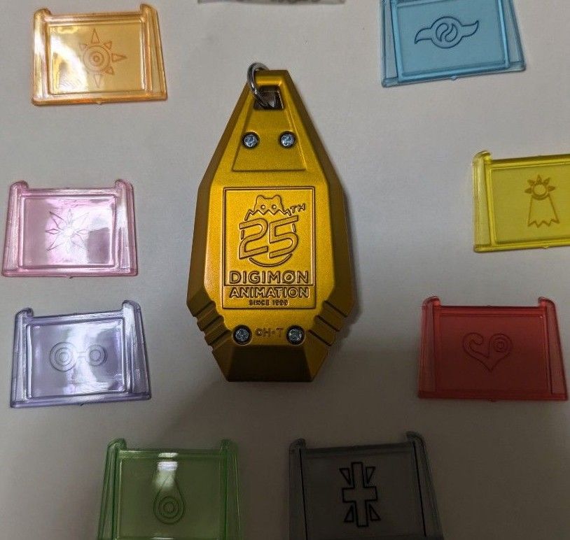 デジモン タグと紋章 ピンズ付き デジモンアドベンチャー」の『タグと
